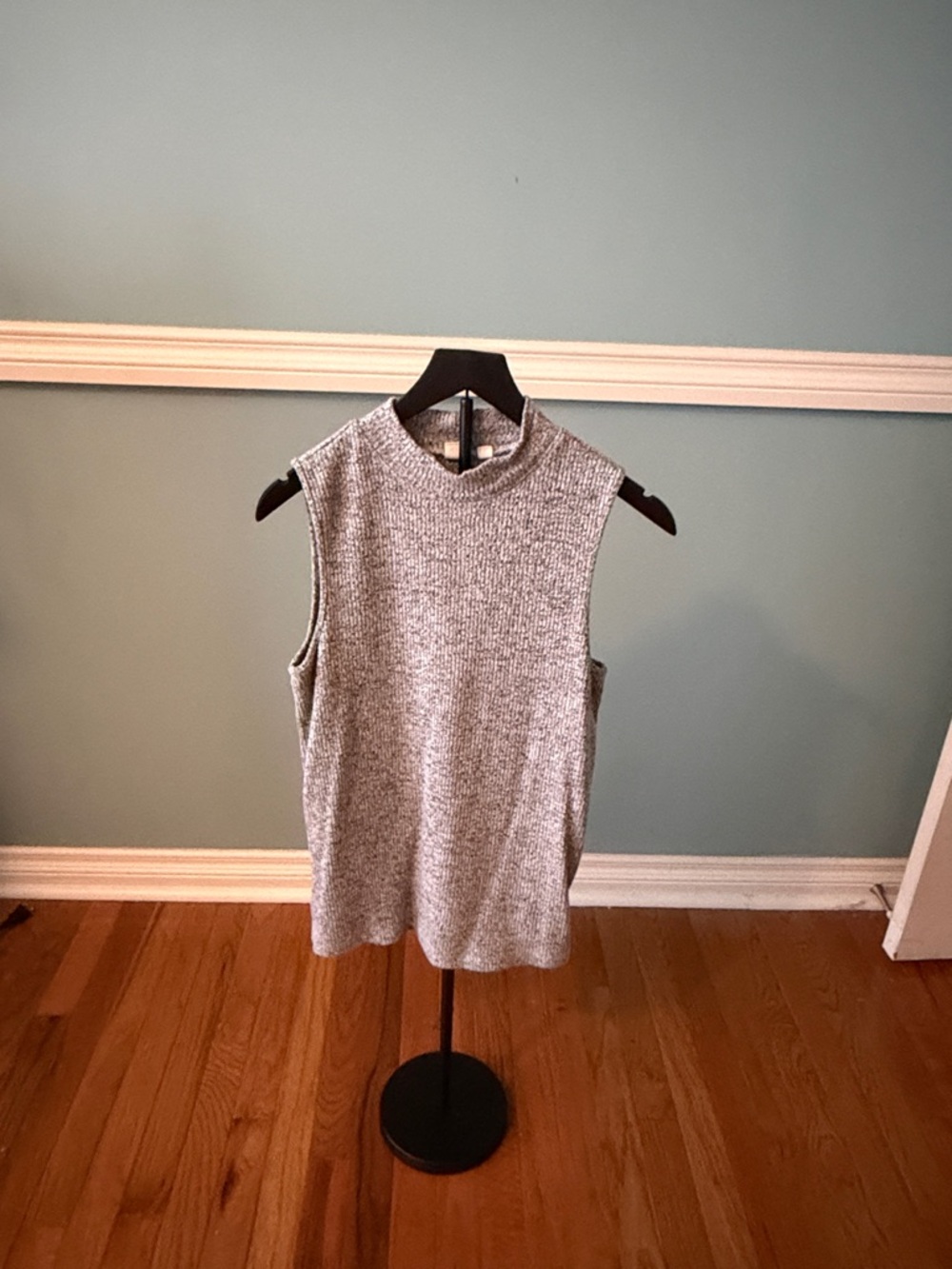 GAP Sleeveless Mock Neck Tank - Heather Gray